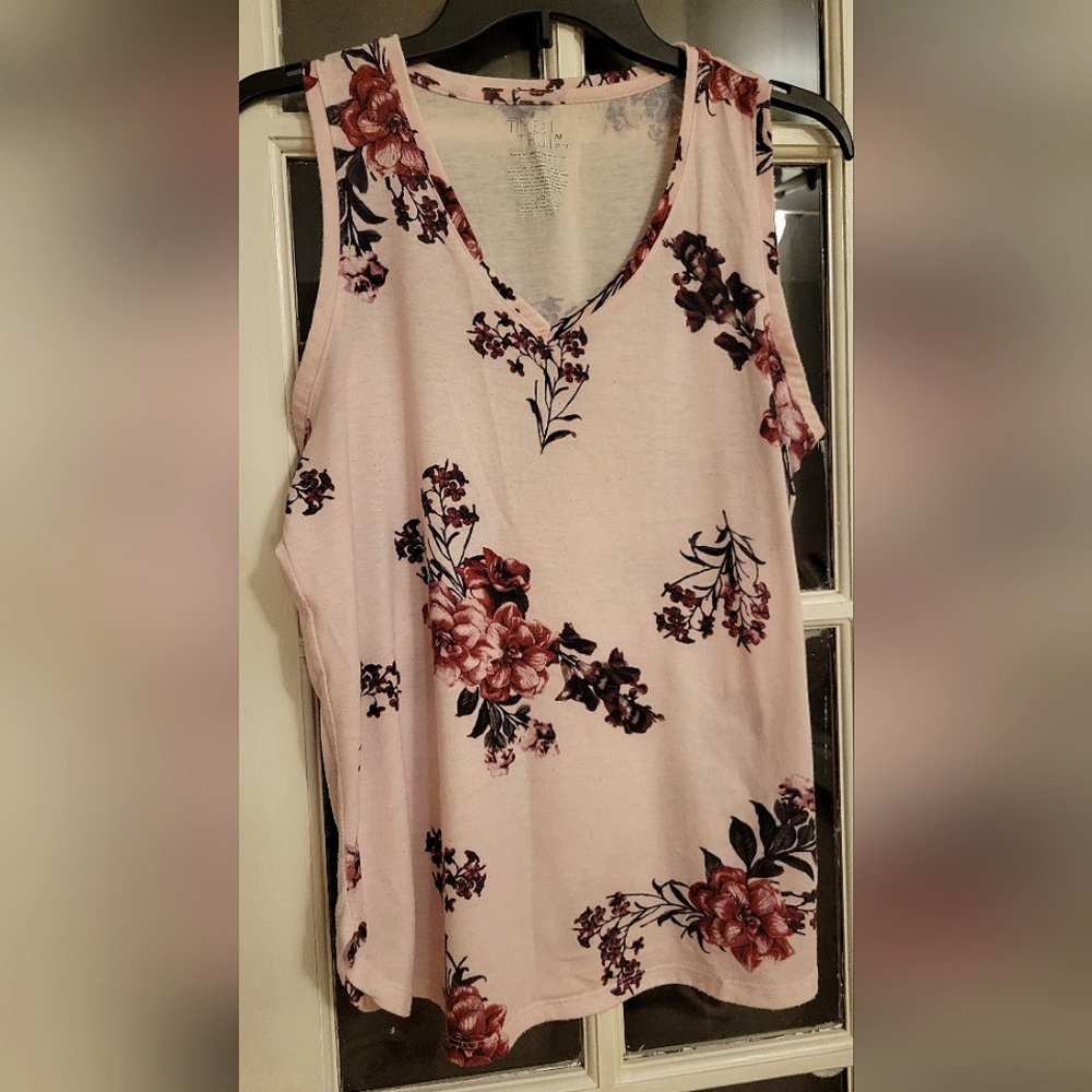 Time and Tru V neck sleeveless shirt